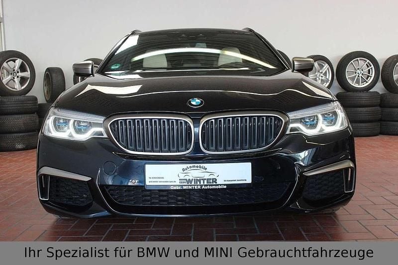 Gebraucht BMW 550 400 PS (294 kW) 2020 Carbonschwarz Kombi