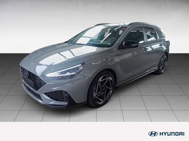 Grau Gebraucht 2024 Hyundai i30 N Line Limousine | 25.680 € (Fairer Preis) - Bild 1/4