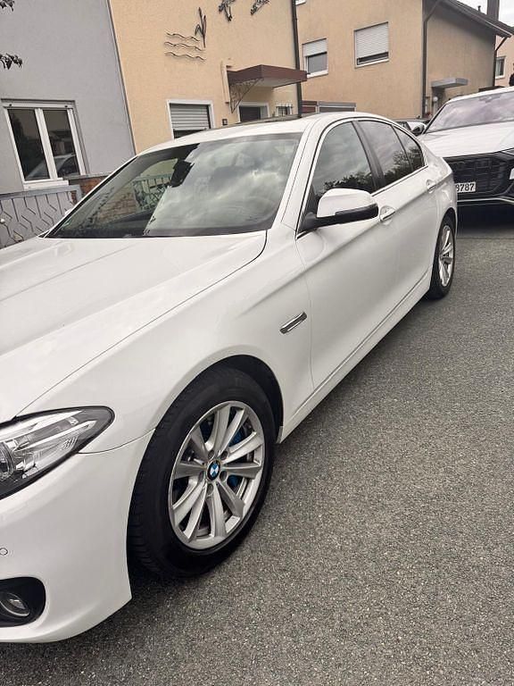 Gebraucht BMW 530 258 PS (189 kW) 2017 Weiß Limousine