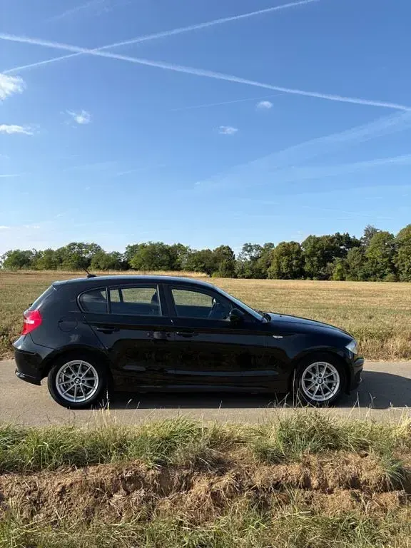 Gebraucht BMW 118 143 PS (105 kW) 2010 Schwarz Kleinwagen