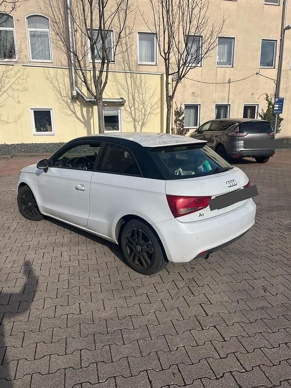 Gebraucht Audi A1 Design 86 PS (63 kW) 2012 Weiß Kleinwagen