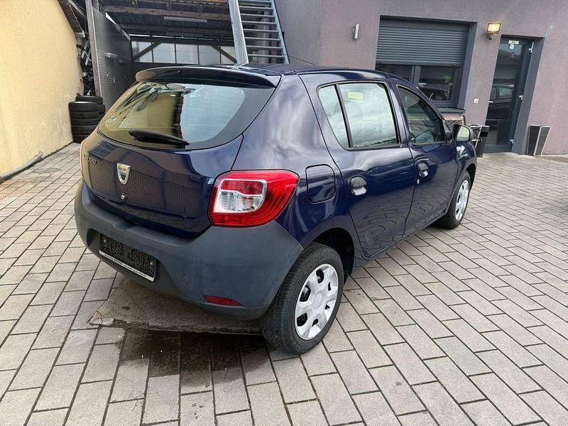Gebraucht Dacia Sandero 73 PS (53 kW) 2016 Blau Limousine