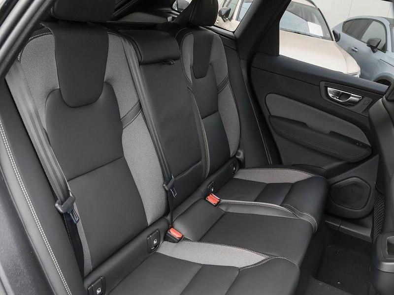 Nowe Volvo XC60 Plus 310 KM (228 kW) 2026 Czarny SUV
