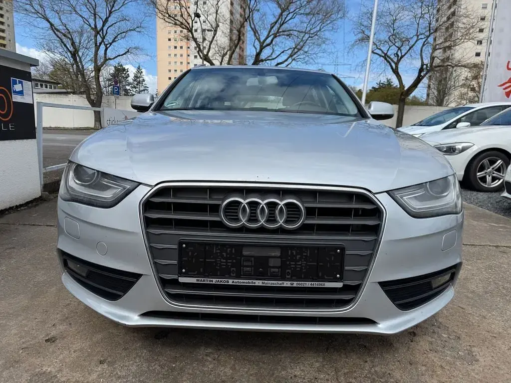 Używany Audi A4 Ambition 170 KM (125 kW) 2012 Srebrny Kombi