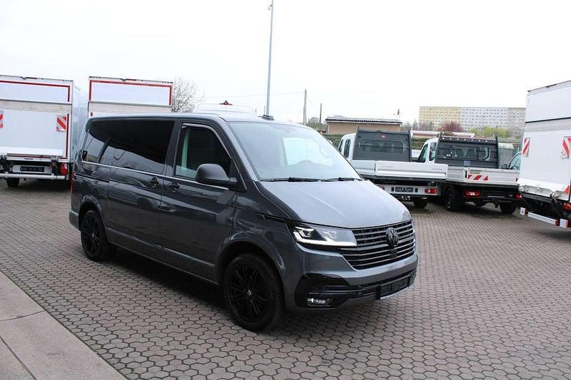 Second-hand VW Multivan 150 CP (110 kW) 2022 Gri Monovolum