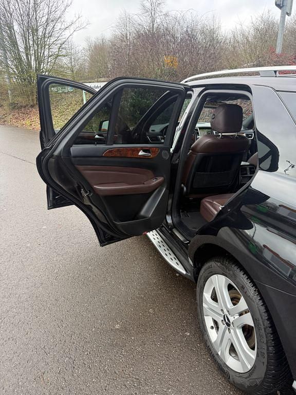 Gebraucht Mercedes ML350 Edition 1 258 PS (189 kW) 2012 Braun SUV