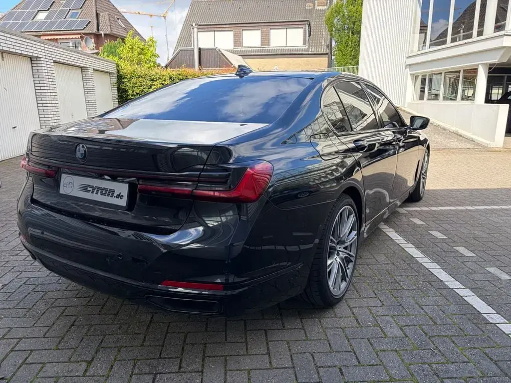 Gebraucht BMW 750 Shadowline 530 PS (389 kW) 2021 Schwarz Limousine