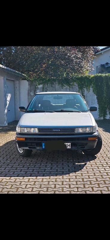 Silber Gebraucht 1988 Toyota Corolla Limousine | 4.100 € - Bild 1/4