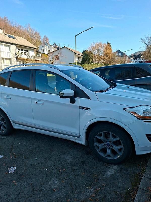 Gebraucht Ford Kuga 163 PS (119 kW) 2011 Weiß SUV