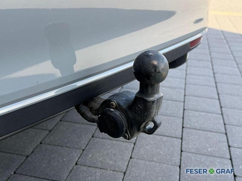 Gebraucht VW Passat 200 PS (147 kW) 2023 Mondsteingrau Kombi