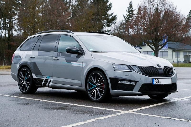 Gebraucht Skoda Octavia RS 184 PS (135 kW) 2020 Grau Kombi