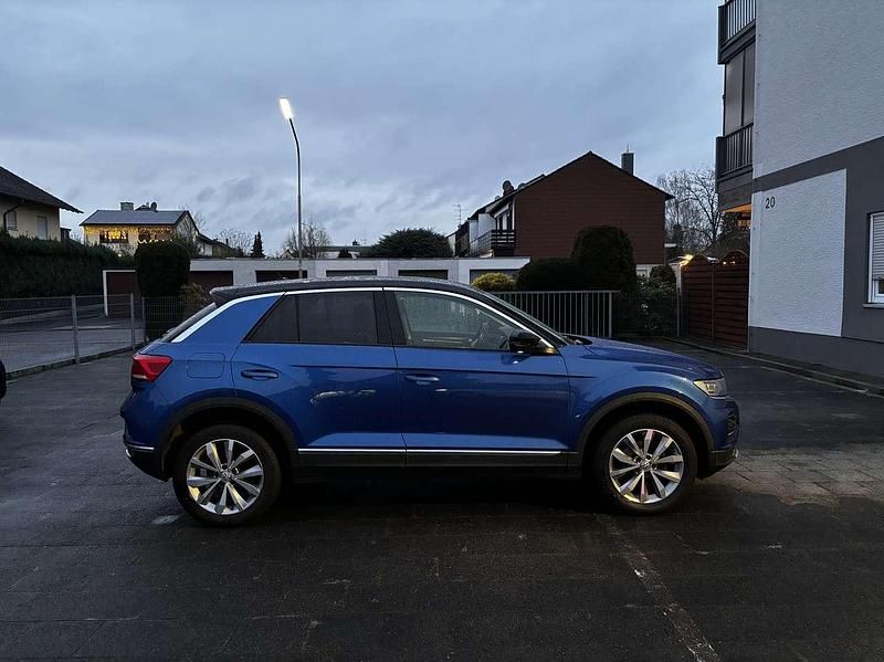 Gebraucht VW T-Roc Style 150 PS (110 kW) 2018 Blau SUV