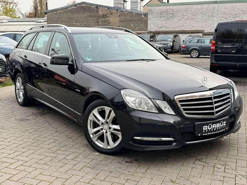 Obsidianschwarz Gebraucht 2011 Mercedes E250 Avantgarde Kombi | 7.500 € (Fairer Preis) - Bild 1/4
