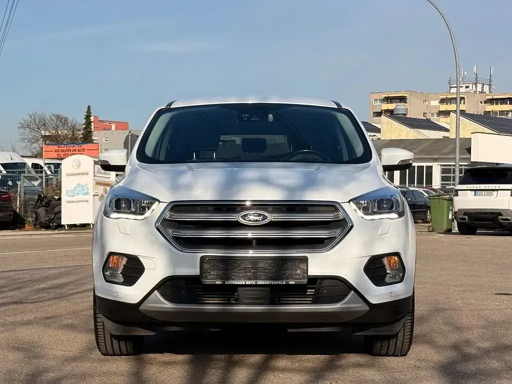 Gebraucht Ford Kuga Titanium 242 PS (177 kW) 2018 Weiß SUV