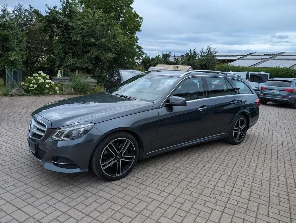 Gebraucht Mercedes E350 Avantgarde 258 PS (189 kW) 2016 Grau Kombi