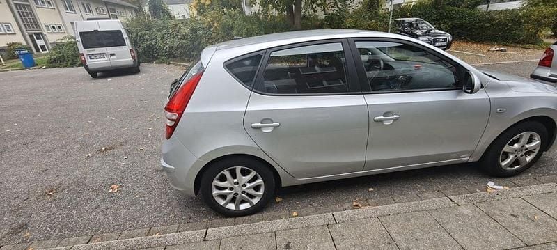 Silber Gebraucht 2007 Hyundai i30 Style Limousine | 3.000 € (Guter Preis) - Bild 1/4