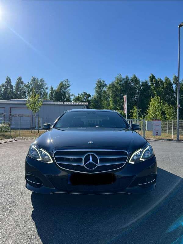 Schwarz Gebraucht 2013 Mercedes E300 Avantgarde Limousine | 14.900 € (Fairer Preis) - Bild 1/4