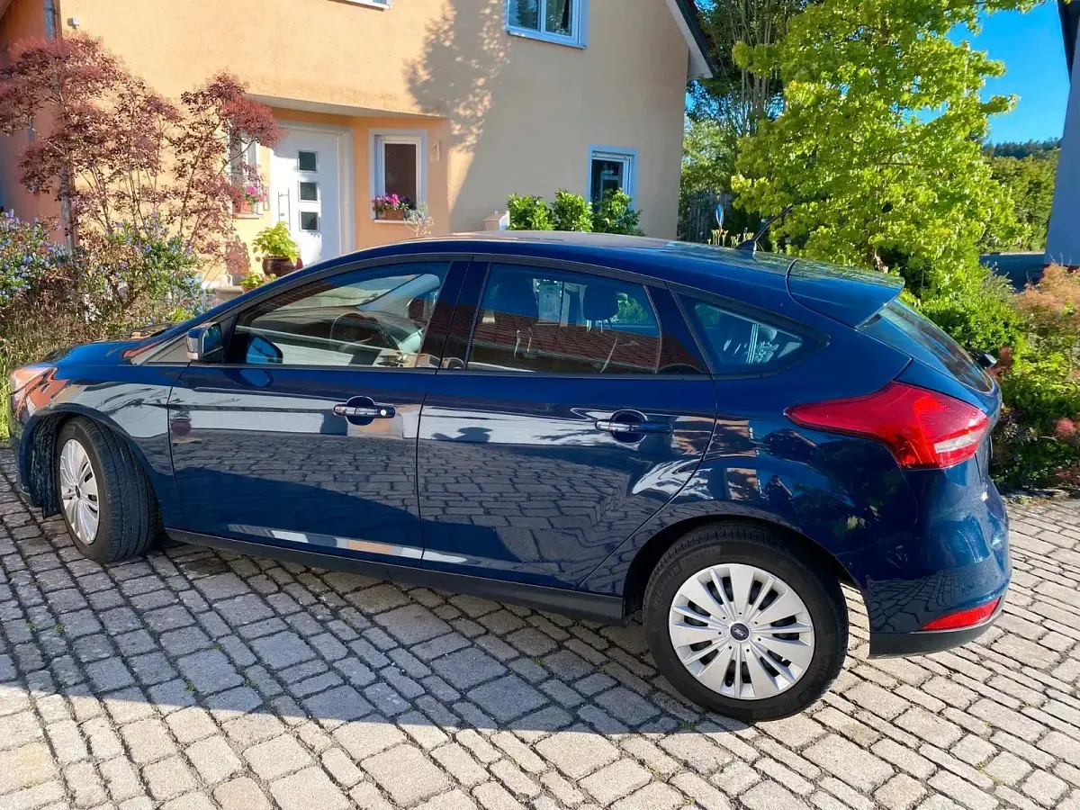 Gebraucht Ford Focus 125 PS (91 kW) 2018 Blau Limousine