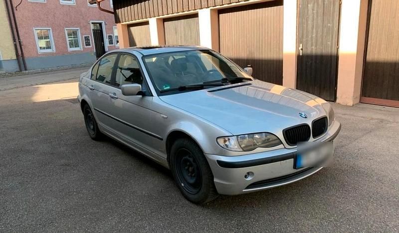 Silber Gebraucht 2002 BMW 318 Limousine | 1.500 € (Guter Preis) - Bild 1/4