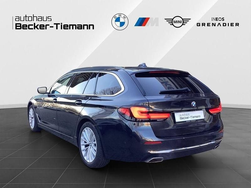 Gebraucht BMW 540 333 PS (244 kW) 2021 Sophistograu brillanteffekt Kombi