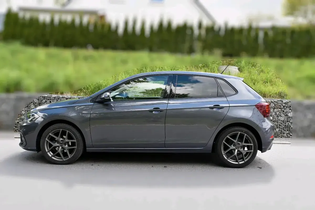Gebraucht VW Polo 95 PS (69 kW) 2022 Grau Kleinwagen