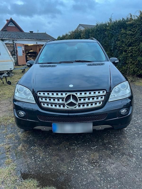 Gebraucht Mercedes ML350 272 PS (200 kW) 2006 Schwarz SUV
