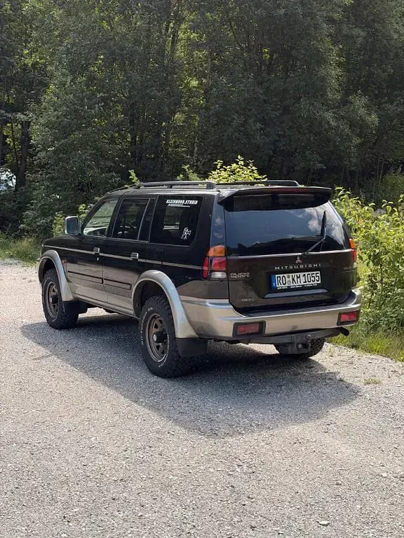 Gebraucht Mitsubishi Pajero 177 PS (130 kW) 2000 Schwarz SUV