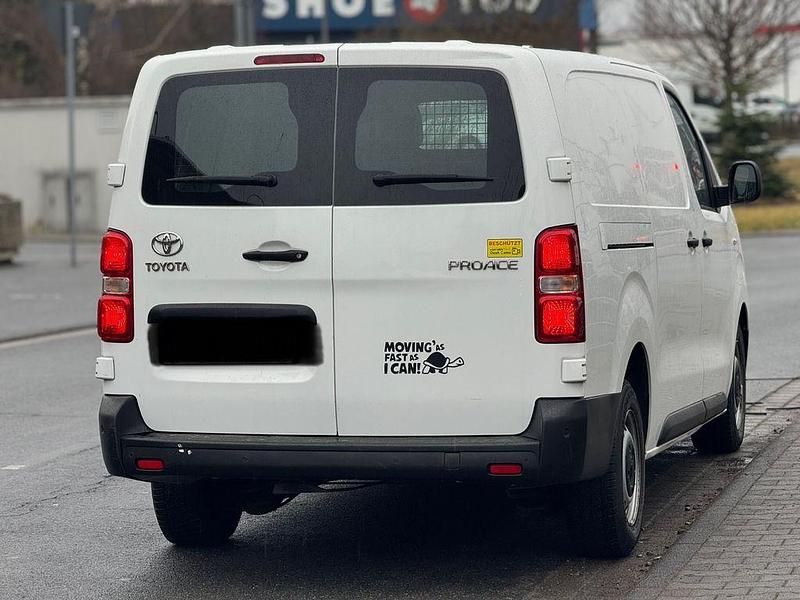 Gebraucht Toyota Proace 144 PS (105 kW) 2022 Weiß Van / Kleinbus