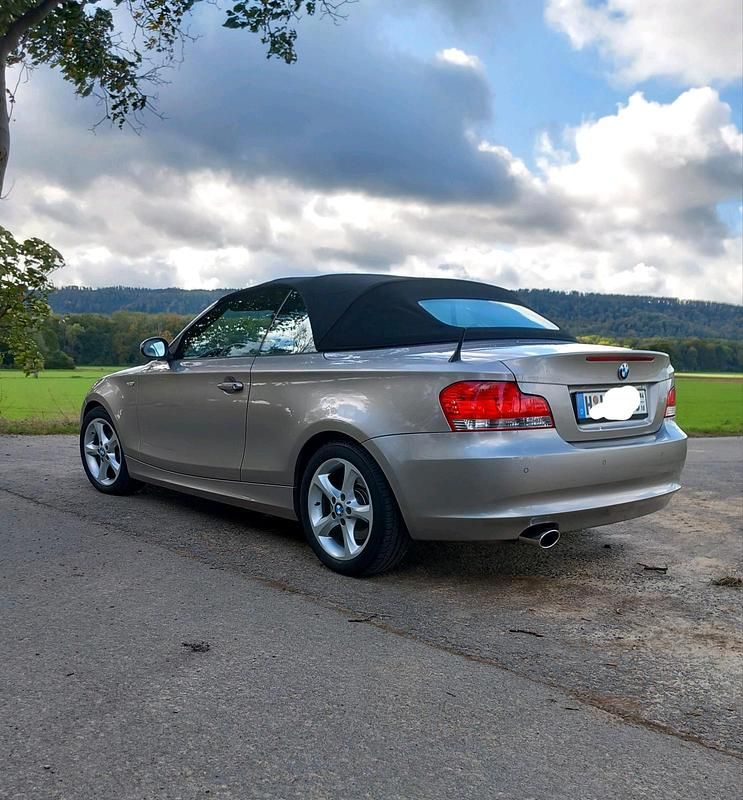 Silber Gebraucht 2009 BMW 118 Cabriolet Cabrio | 9.500 € (Fairer Preis) - Bild 1/4