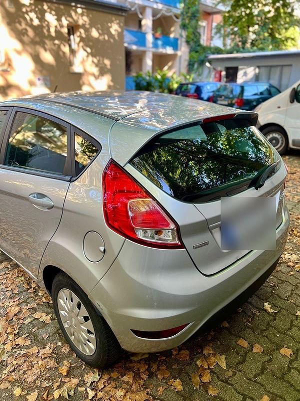 Gebraucht Ford Fiesta SYNC Edition 95 PS (69 kW) 2013 Silber Kleinwagen