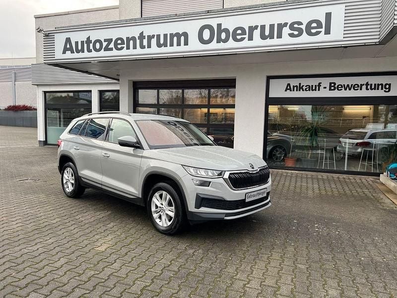 Grau Gebraucht 2022 Skoda Kodiaq Ambition SUV | 23.370 € (Fairer Preis) - Bild 1/4