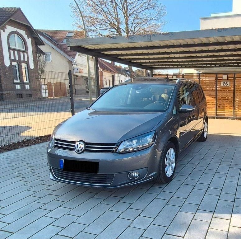 Gebraucht VW Touran Highline 140 PS (102 kW) 2015 Grau Van / Kleinbus