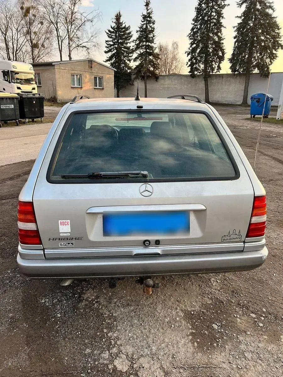 Gebraucht Mercedes E280 193 PS (141 kW) 1994 Silber Kombi