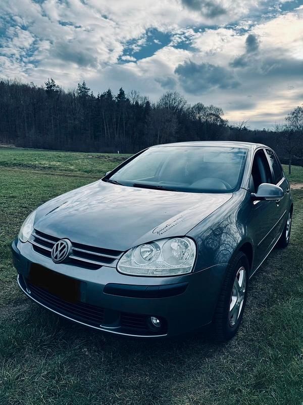 Usata VW Golf IV 75 CV (55 kW) 2004 Grigio Utilitaria