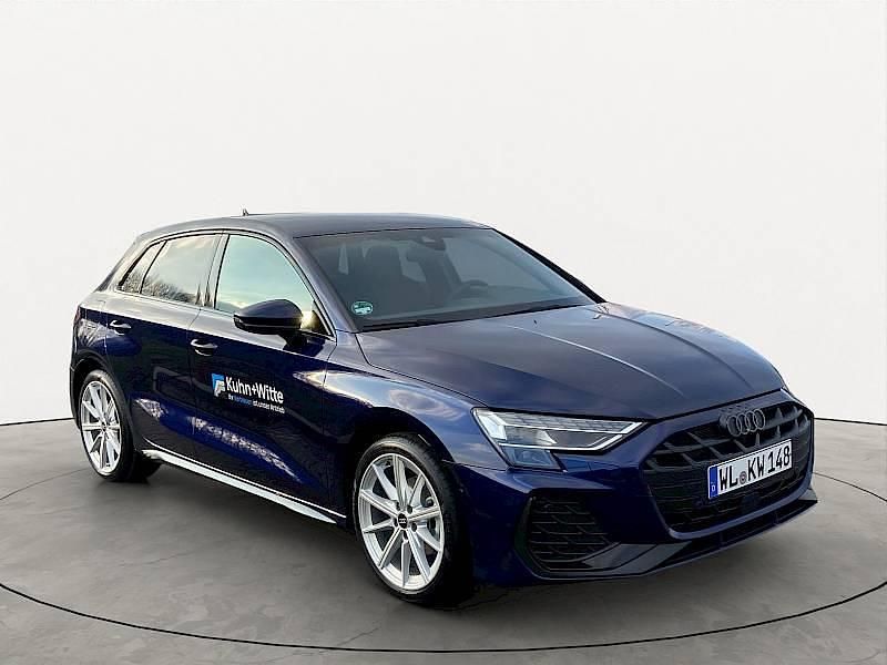 Navarrablau metallic Gebraucht 2025 Audi A3 Sportback S-Line Limousine | 39.950 € (Fairer Preis) - Bild 1/3