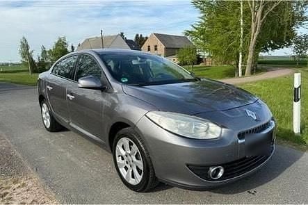 Grau Gebraucht 2011 Renault Fluence Limousine | 4.500 € (Fairer Preis) - Bild 1/4