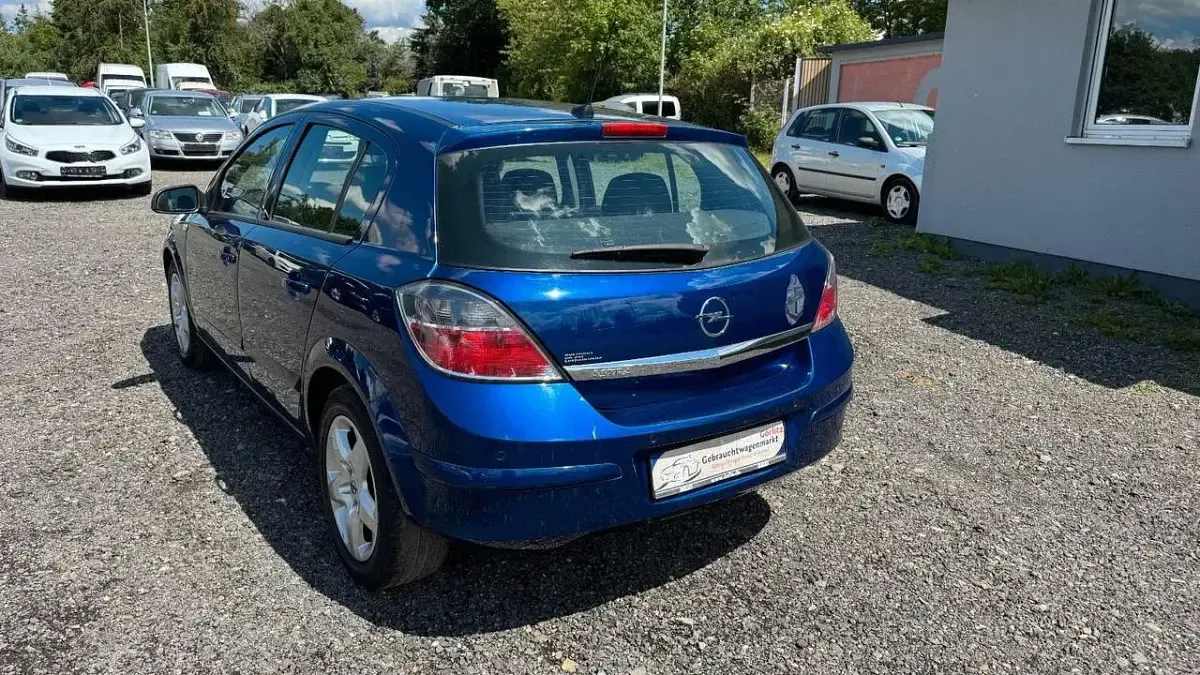 Gebraucht Opel Astra Catch Me 90 PS (66 kW) 2007 Blau Limousine