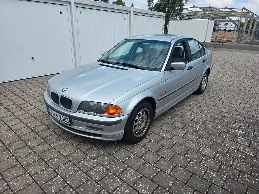 Gebraucht BMW 318 118 PS (86 kW) 1999 Silber Limousine