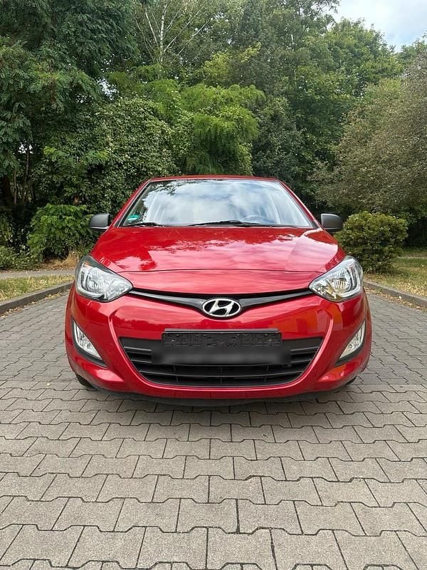 Rot Gebraucht 2014 Hyundai i20 Kleinwagen | 4.700 € - Bild 1/4