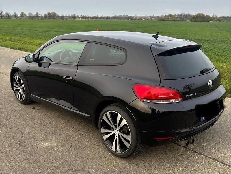 Second-hand VW Scirocco 160 CP (117 kW) 2010 Negru Coupe