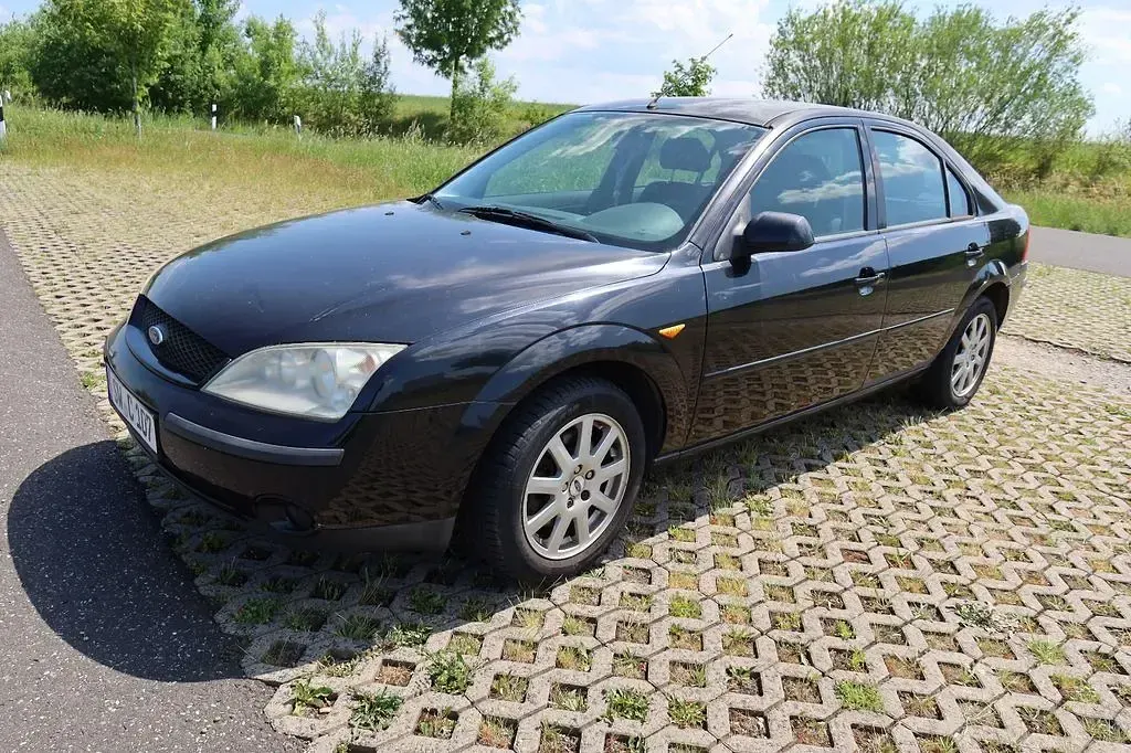 Gebraucht Ford Mondeo Trend 170 PS (125 kW) 2001 Schwarz Limousine