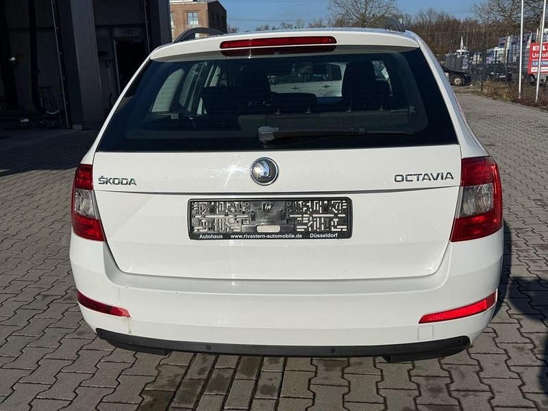 Gebraucht Skoda Octavia Active 86 PS (63 kW) 2013 Weiß Kombi