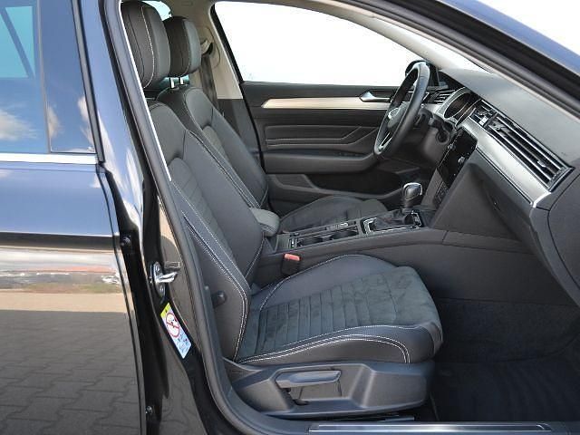 Gebraucht VW Passat Elegance 150 PS (110 kW) 2022 Grau Kombi