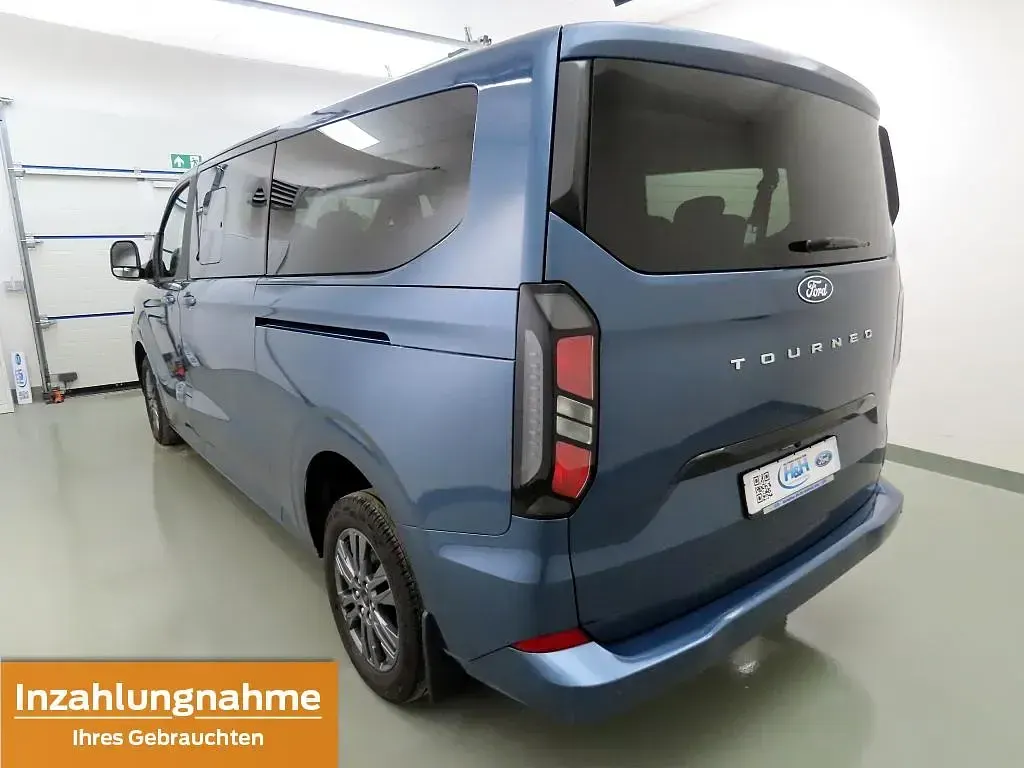 Gebraucht Ford Tourneo Custom Titanium 2024 Chromablau metallic Van