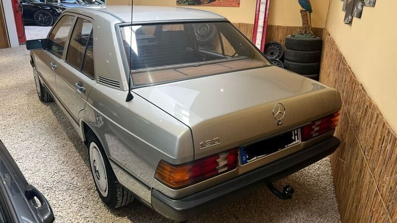 Gebraucht Mercedes 190 102 PS (75 kW) 1987 Silber Limousine