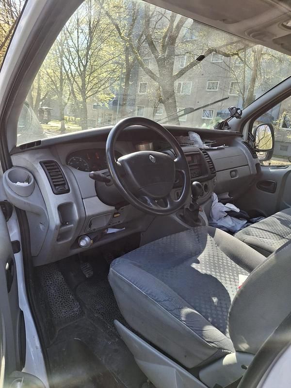 Gebraucht Renault Trafic 114 PS (83 kW) 2007 Weiß Van / Kleinbus