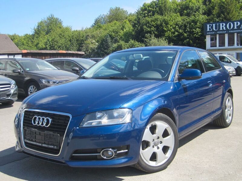 Blau Gebraucht 2011 Audi A3 Attraction Limousine | 2.999 € (Superpreis) - Bild 1/4