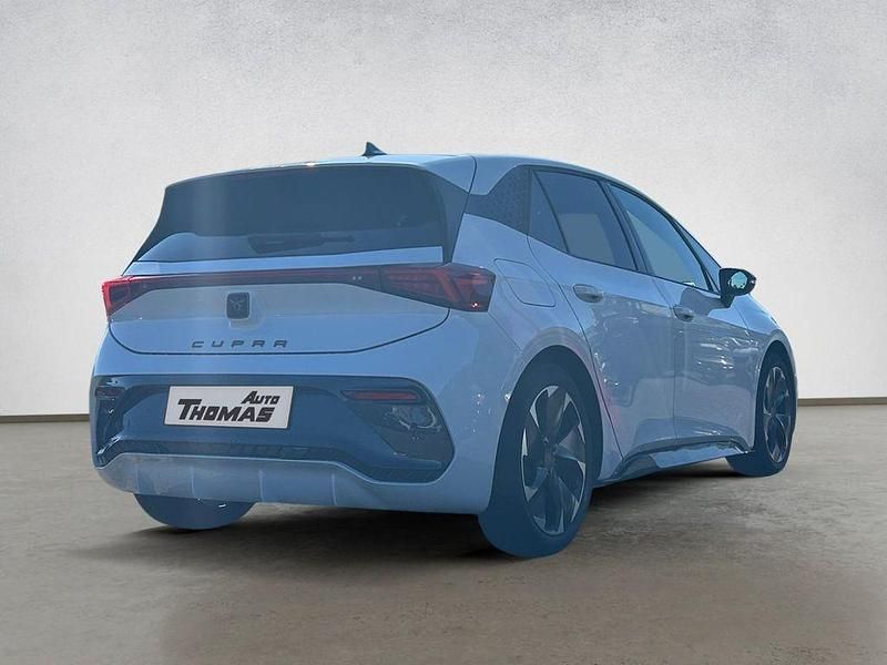 Second-hand Cupra Born 150 kW (204 CP) 2023 Alb Hatchback