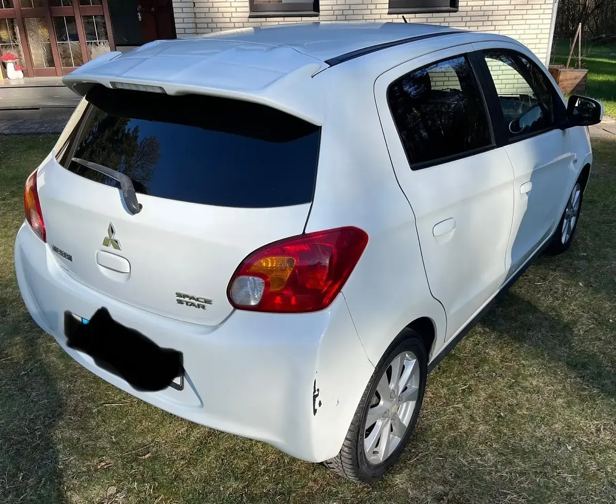 Gebraucht Mitsubishi Space Star 80 PS (58 kW) 2013 Weiß Van / Kleinbus