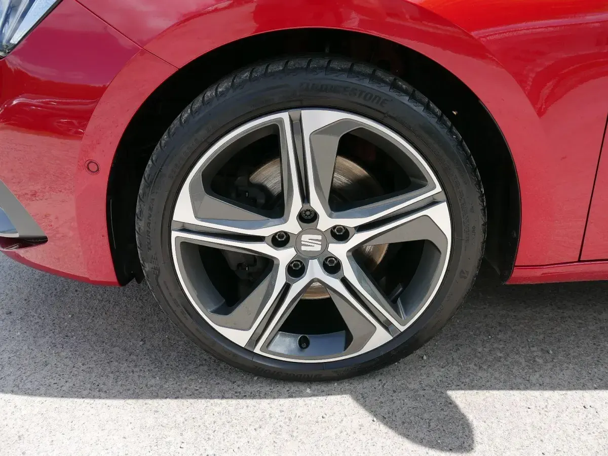 Gebraucht Seat Leon FR 2021 Desire red